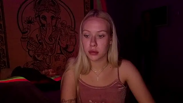 Snapshot of pureeangel chatting on 02/26/26, 09:25 pureeangel online show from 02/26/26, 09:25