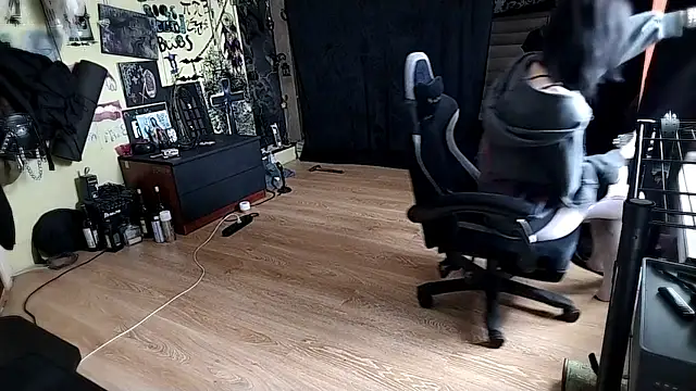 Snapshot of Shempert_ghot chatting on 02/20/26, 11:11 Shempert ghot online show from 02/20/26, 11:11