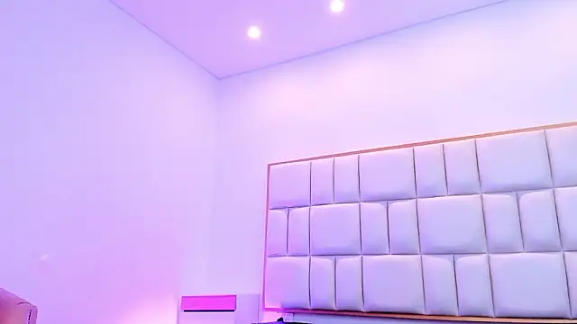 Snapshot of Violetta-foxx chatting on 02/28/26, 07:37 Violetta-foxx online show from 02/28/26, 07:37