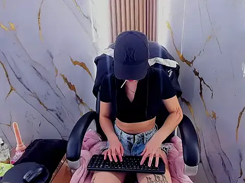 ElaSalvatorehh online show from 02/25/26, 05:55