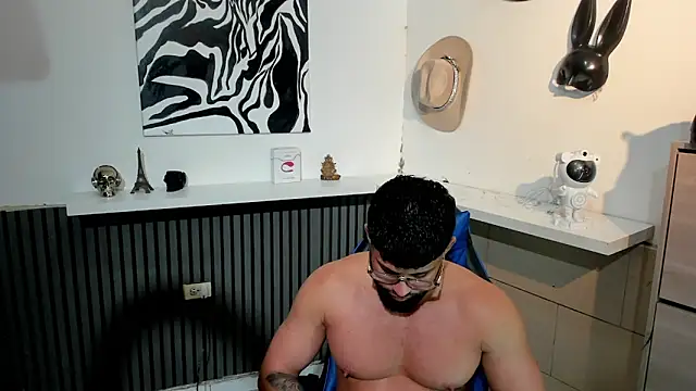 Snapshot of BENEDIICK chatting on 02/24/26, 08:29 BENEDIICK online show from 02/24/26, 08:29