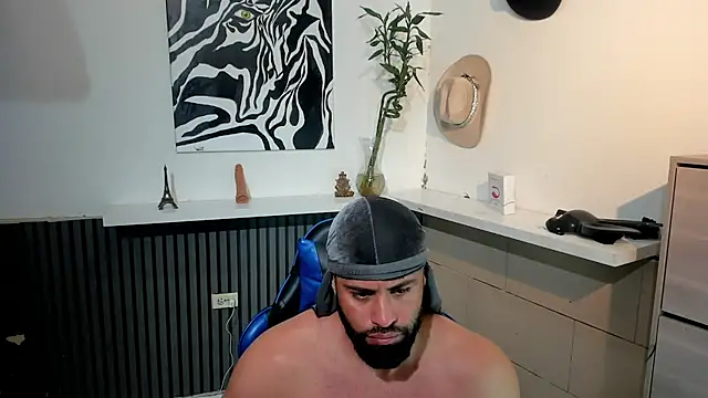 Snapshot of BENEDIICK chatting on 03/01/26, 08:11 BENEDIICK online show from 03/01/26, 08:11