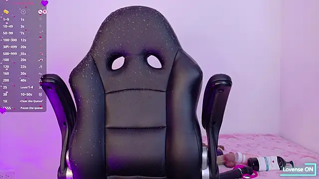 sara puerta   online show from 04/17/26, 10:46