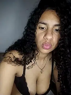 Snapshot of RizHoney chatting on 03/08/26, 11:14 RizHoney online show from 03/08/26, 11:14