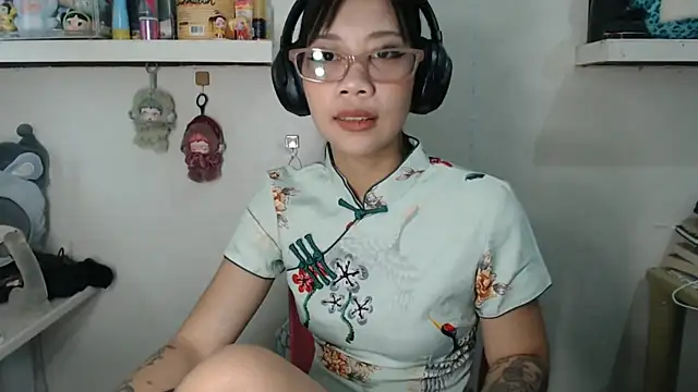 GloryKulikowski online show from 02/19/26, 02:29