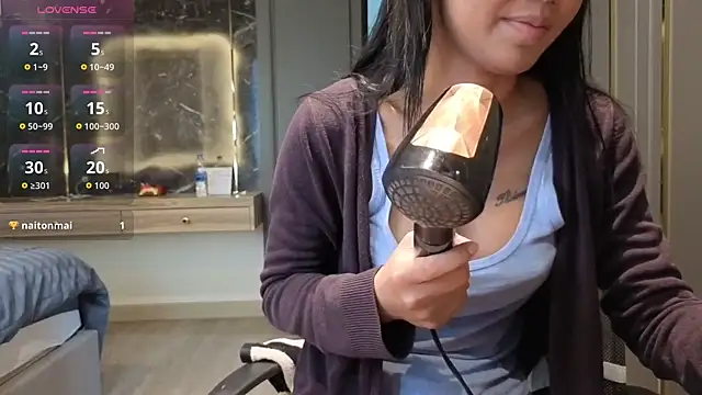 Snapshot of Alittleasaingirl chatting on 03/04/26, 12:38 Alittleasaingirl online show from 03/04/26, 12:38