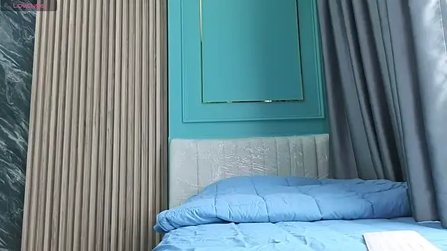 Alittleasaingirl online show from 04/18/26, 05:00