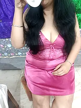 Snapshot of Hot_Sonniyaa chatting on 02/15/26, 02:52 Hot Sonniyaa online show from 02/15/26, 02:52