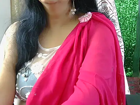 Snapshot of Hot_Sonniyaa chatting on 02/24/26, 06:22 Hot Sonniyaa online show from 02/24/26, 06:22