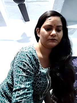 Anushka Singh0 online show from 04/05/26, 04:48