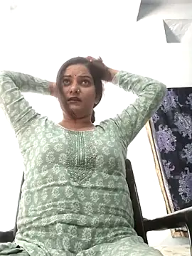 Anushka Singh0 online show from 05/03/26, 06:41