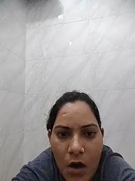 Snapshot of Anushka_Singh0 chatting on 06/15/26, 06:04 Anushka Singh0 online show from 06/15/26, 06:04