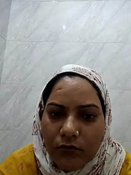 Snapshot of Anushka_Singh0 chatting on 06/16/26, 12:13 Anushka Singh0 online show from 06/16/26, 12:13