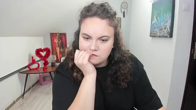 ElviraJoness online show from 02/16/26, 12:12