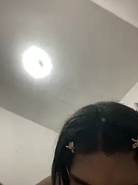 Snapshot of lulusexyy chatting on 06/17/26, 11:49 lulusexyy online show from 06/17/26, 11:49