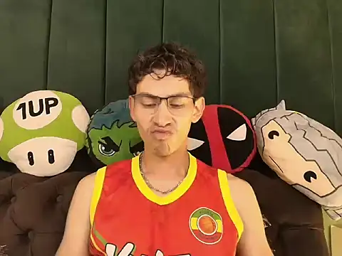 Snapshot of skinny_jean_ chatting on 02/23/26, 08:06 skinny jean online show from 02/23/26, 08:06