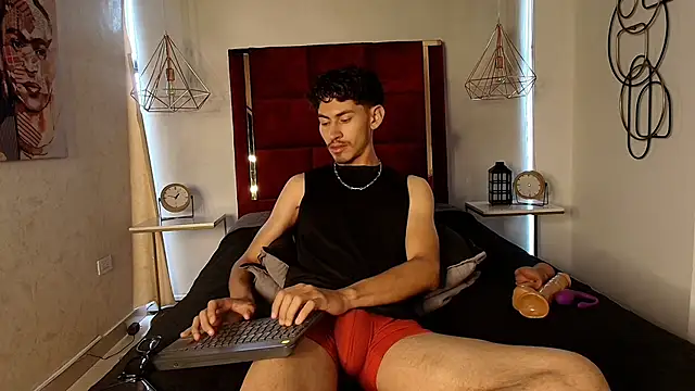 skinny jean  online show from 04/06/26, 08:32