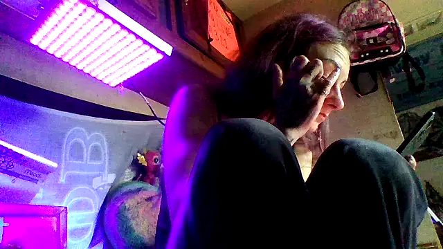 Snapshot of issyamazin chatting on 02/18/26, 02:35 issyamazin online show from 02/18/26, 02:35