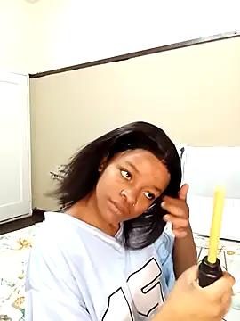 Snapshot of KinkyPxx chatting on 02/14/26, 04:37 KinkyPxx online show from 02/14/26, 04:37