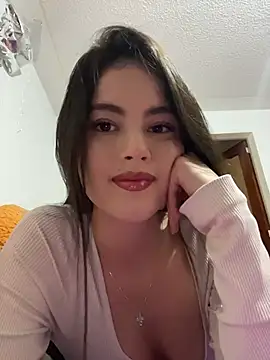 Sttrawberry online show from 04/05/26, 09:23