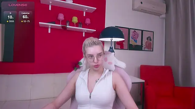 Snapshot of TiffanyPeachi chatting on 03/04/26, 11:16 TiffanyPeachi online show from 03/04/26, 11:16