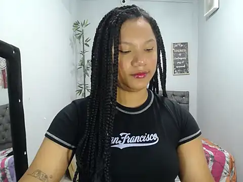 Snapshot of willowsweett chatting on 05/22/26, 11:27 willowsweett online show from 05/22/26, 11:27