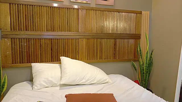 kaiawhite online show from 04/18/26, 07:58