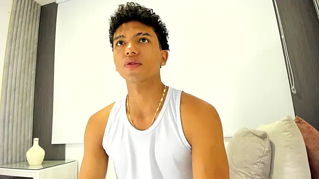 Snapshot of jhoystrong_ chatting on 02/15/26, 01:41 jhoystrong online show from 02/15/26, 01:41