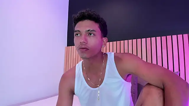 Snapshot of jhoystrong_ chatting on 03/02/26, 07:54 jhoystrong online show from 03/02/26, 07:54