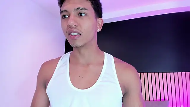 Snapshot of jhoystrong_ chatting on 03/03/26, 07:31 jhoystrong online show from 03/03/26, 07:31