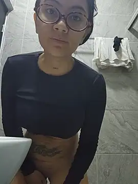 Snapshot of Roma_xxx chatting on 02/16/26, 10:17 Roma xxx online show from 02/16/26, 10:17