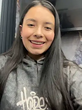 Miss Bella Flame online show from 04/19/26, 06:54