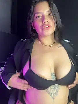Snapshot of Miss_Bella_Flame chatting on 05/20/26, 12:50 Miss Bella Flame online show from 05/20/26, 12:50