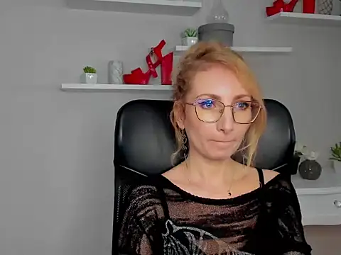 CinderellaMoon online show from 03/09/26, 06:28