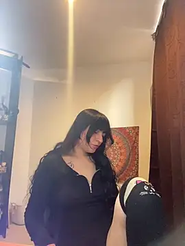 Snapshot of Abril_Thompson221 chatting on 04/12/26, 10:48 Abril Thompson221 online show from 04/12/26, 10:48