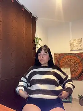 Snapshot of Abril_Thompson221 chatting on 05/04/26, 01:34 Abril Thompson221 online show from 05/04/26, 01:34