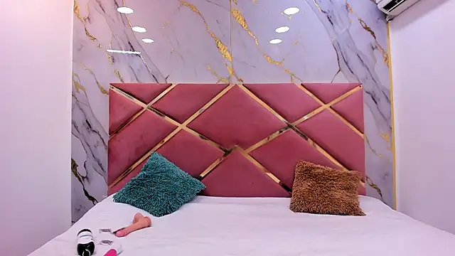 Snapshot of Lilith_Kramston chatting on 02/18/26, 03:35 Lilith Kramston online show from 02/18/26, 03:35