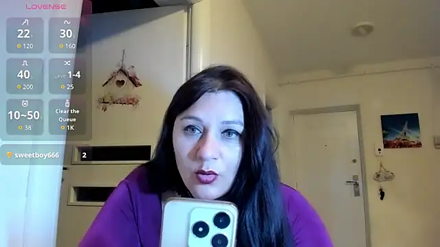 EVELYNA88 online show from 05/03/26, 07:42