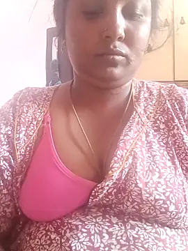 Snapshot of tamilkaviya431 chatting on 03/02/26, 11:39 tamilkaviya431 online show from 03/02/26, 11:39