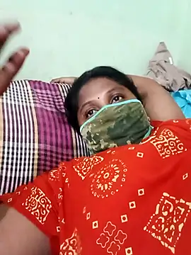 tamilkaviya431 online show from 04/18/26, 05:22