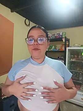 Snapshot of Blanquita_vip chatting on 06/17/26, 11:12 Blanquita vip online show from 06/17/26, 11:12