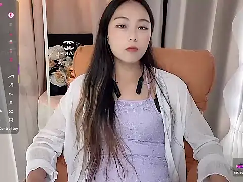 Snapshot of Lydia-668 chatting on 02/13/26, 01:40 Lydia-668 online show from 02/13/26, 01:40