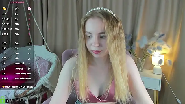 Snapshot of Linda__Bloom chatting on 03/02/26, 01:30 Linda Bloom online show from 03/02/26, 01:30