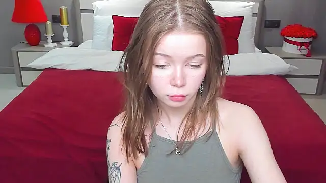 Snapshot of Violetta__Dreams chatting on 04/25/26, 02:25 Violetta Dreams online show from 04/25/26, 02:25
