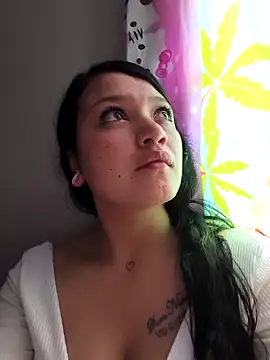 Bloom Dahlia online show from 03/15/26, 09:43