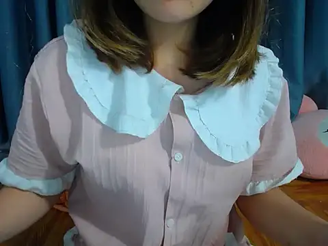 Snapshot of Lunababty chatting on 03/03/26, 01:28 Lunababty online show from 03/03/26, 01:28