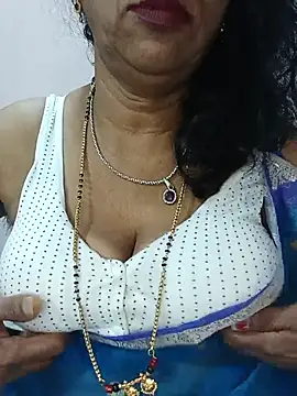 Snapshot of Kannadasexywifes chatting on 07/13/26, 06:16 Kannadasexywifes online show from 07/13/26, 06:16