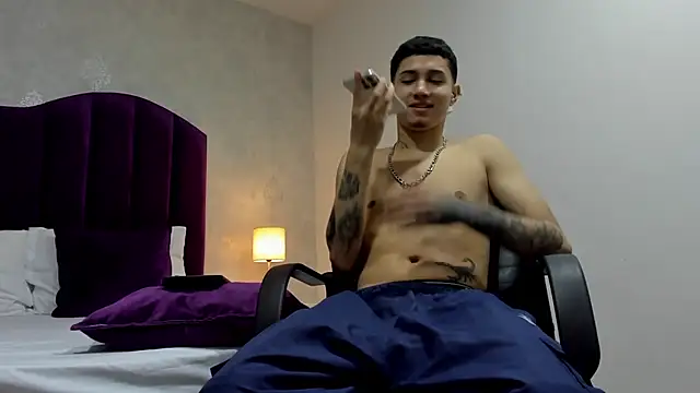 Snapshot of JoshBeech chatting on 02/19/26, 12:34 JoshBeech online show from 02/19/26, 12:34