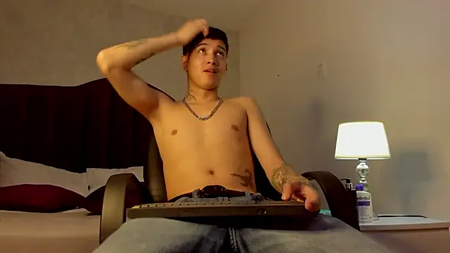 Snapshot of JoshBeech chatting on 03/04/26, 12:55 JoshBeech online show from 03/04/26, 12:55