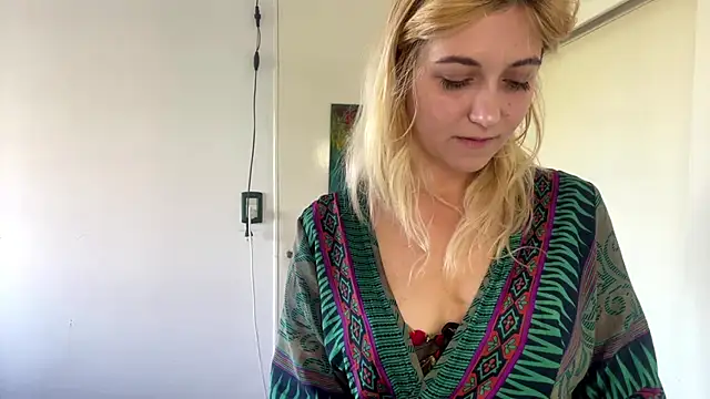 Sophiasnarl online show from 02/25/26, 08:07